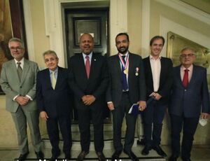 Ex Procurador Geral do Rio no governo Crivella, recebe medalha Pedro Ernesto