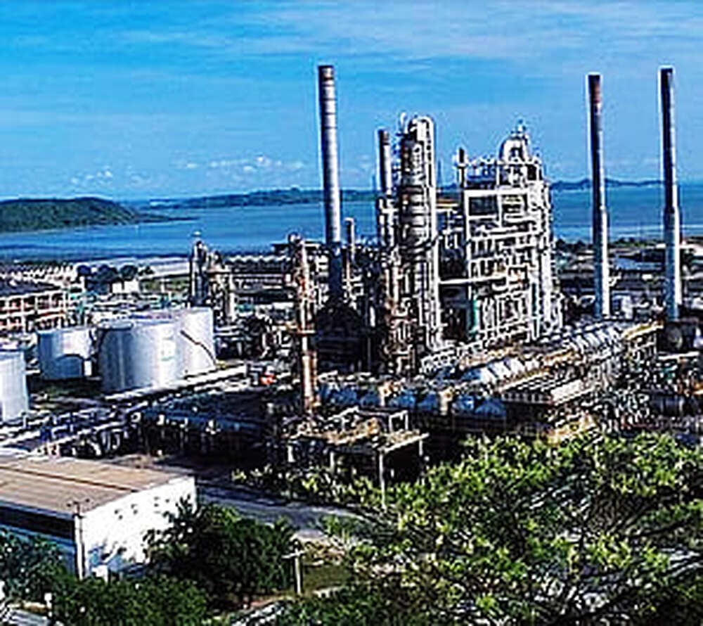 Governo 'patriota' entrega segunda maior refinaria do Brasil a fundo dos Emirados Árabes