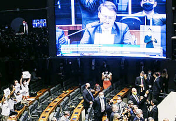 Bolsonaro teve mais vetos rejeitados do que Lula, Dilma e Temer juntos