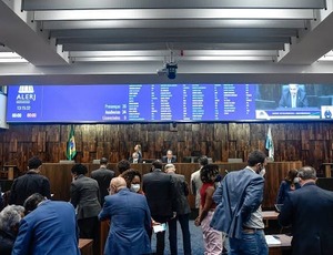 Alerj aprova reajuste anual nos auxílios alimentação e transporte dos agentes de segurança pública