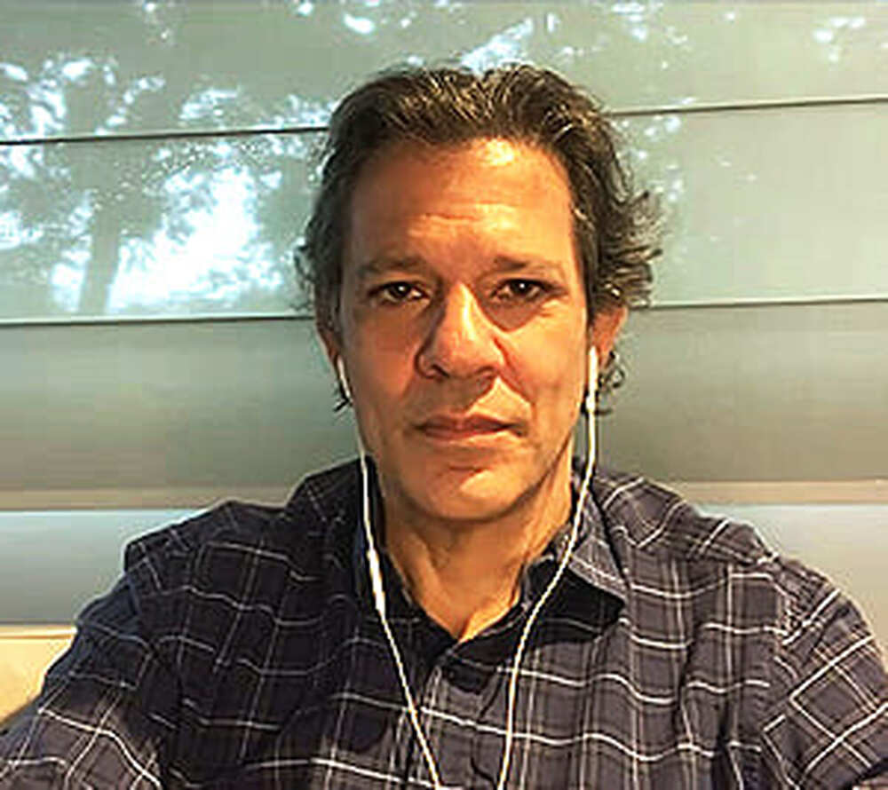Haddad diz que luta para eleger Lula no 1º turno: “Não sei o que esses malucos podem fazer no 2º”