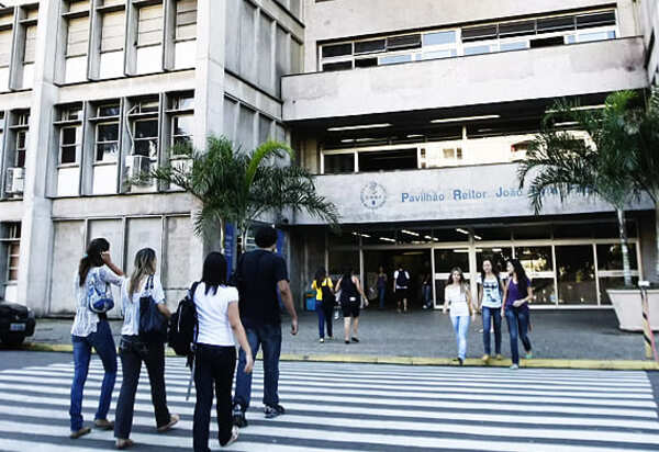 Uerj mantém auxílio-transporte para alunos em situação de vulnerabilidade