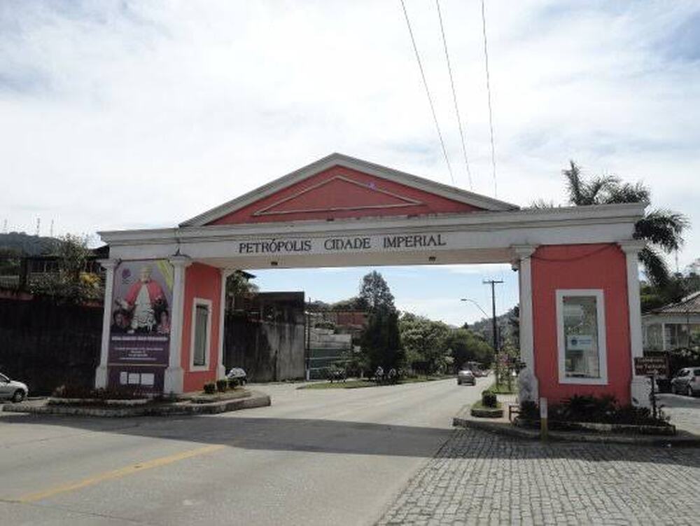 Governador cria comitê para fiscalizar gastos com tragédia 