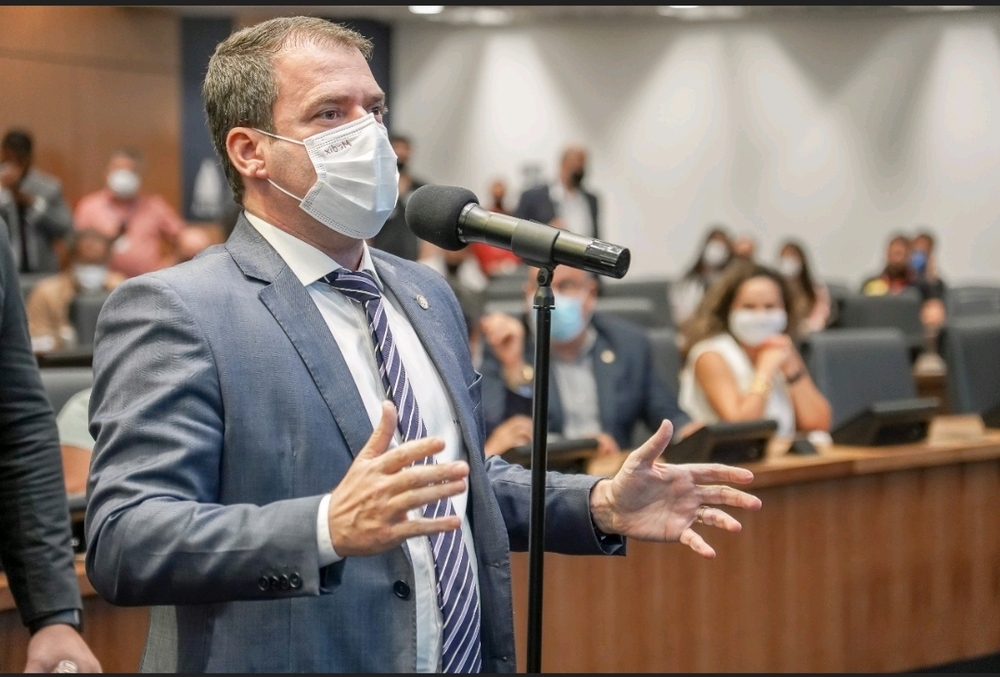 Alerj analisa a criação de benefícios específicos a mães solo 