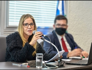 Deputada Adriana Balthazar quer urgência na ampliação do Teste do Olhinho