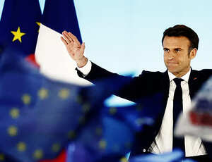 Projeção indica reeleição de Macron com 58,2% dos votos; Le Pen admite derrota