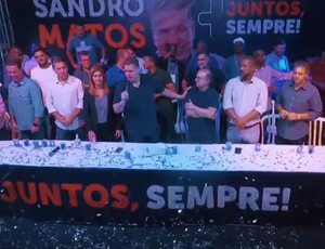 Lançamento de pré-campanha em clube de  São João de Meriti mostra força de Sandro Matos