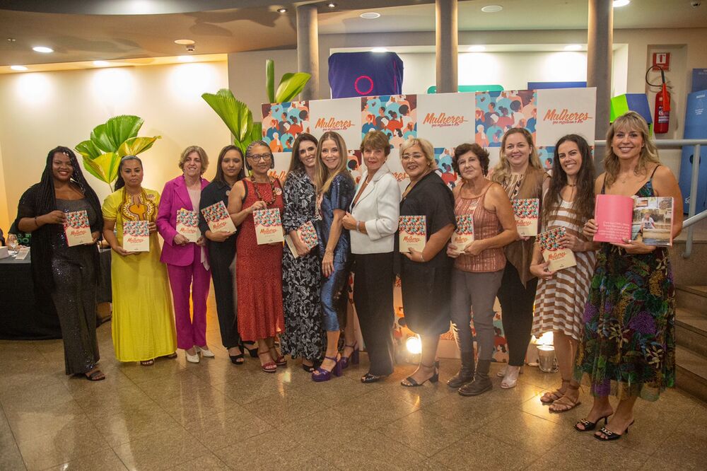 Empreendedoras sociais lançam o livro 'Mulheres que orgulham o Rio'