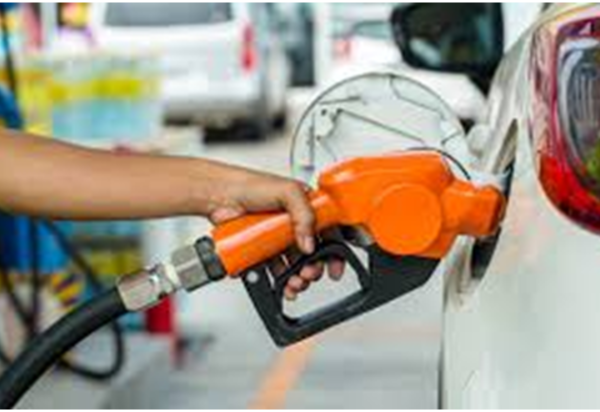 GASOLINA: Petrobrás anuncia lucro recorde de 3.000%, diz que gera riqueza, enquanto o pobre passa miséria