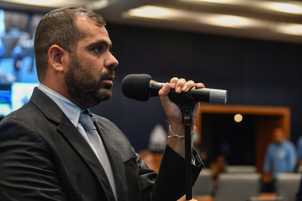 Alerj derruba veto e garante exigência de nível superior para agentes do Degase