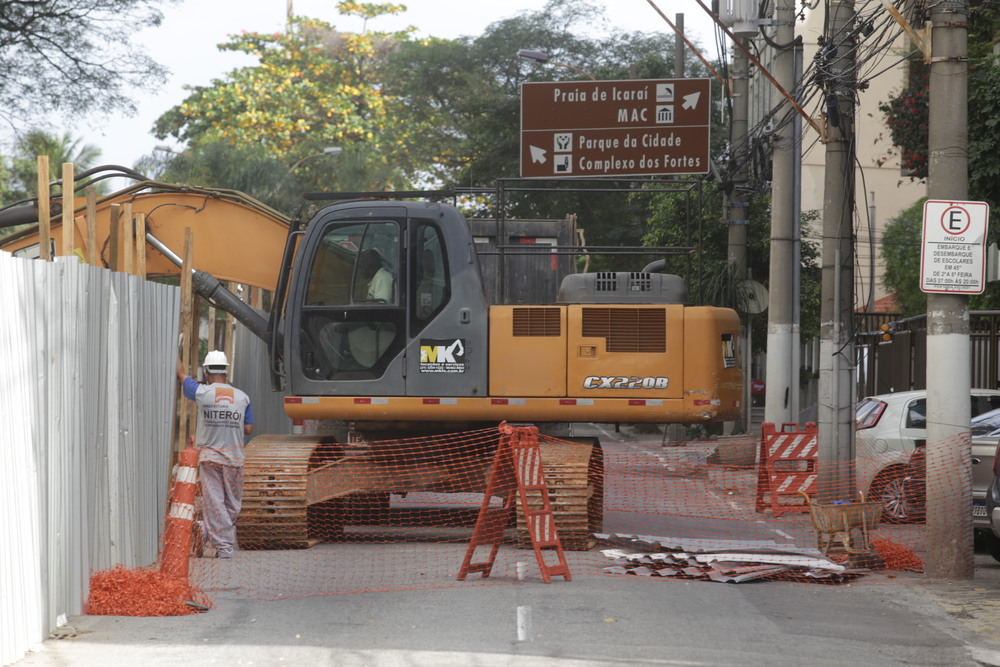 Niterói inicia obras para reconstrução da área sobre o canal da Ary Parreiras