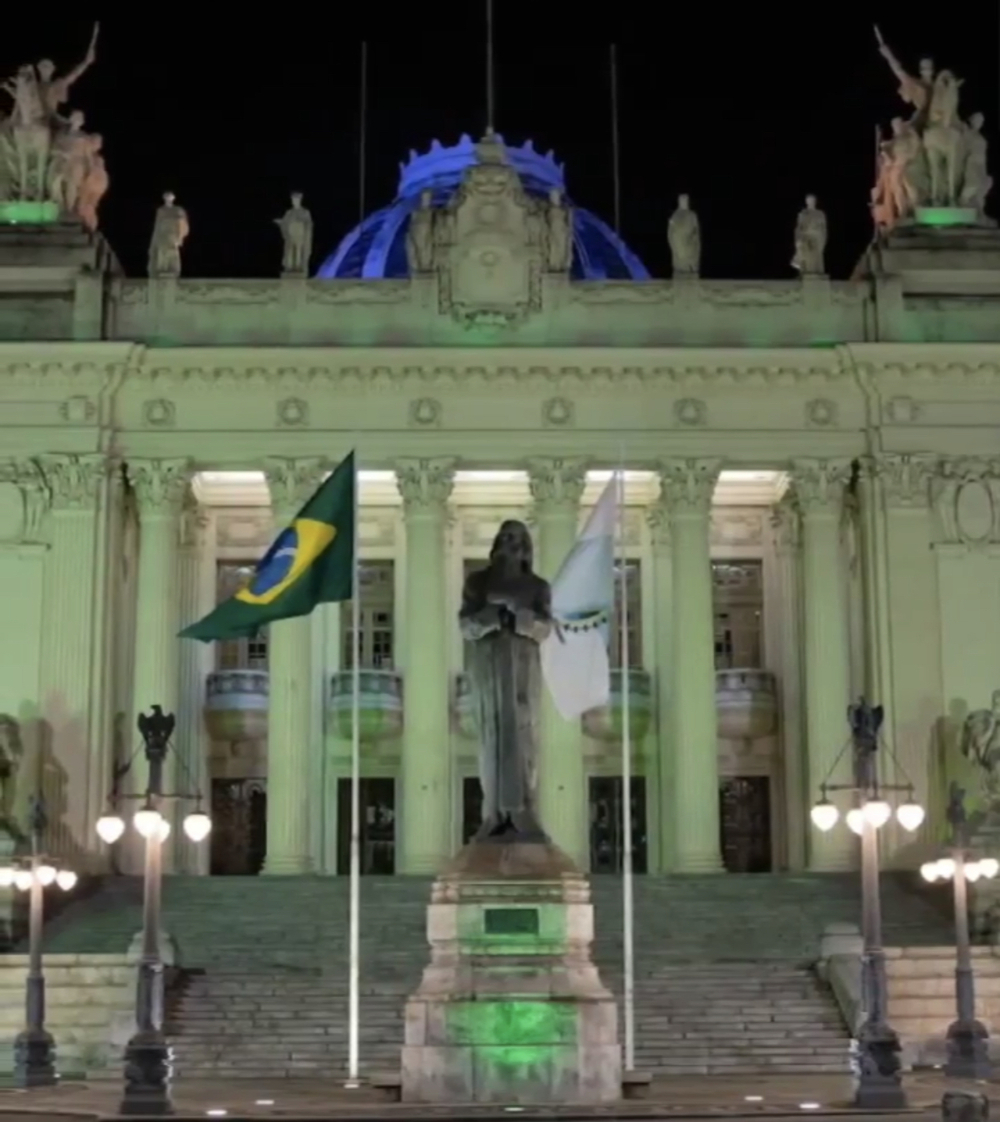 Palácio Tiradentes ganha iluminação especial para alertar sobre as distrofias musculares