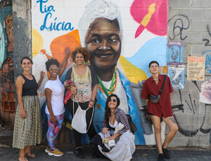 Cortejo em valorização de lideranças femininas negras agita a Região Portuária do Rio