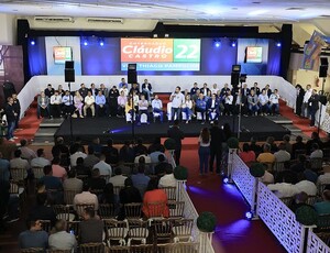 Cláudio Castro anuncia ampliação do PactoRJ, durante encontro com 600 vereadores