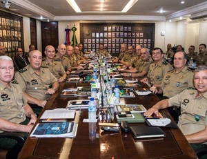 Em reunião Alto Comando do Exército diz :  Quem ganhar leva