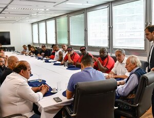 ALERJ se reúne com representantes de torcidas dos grandes clubes do Rio