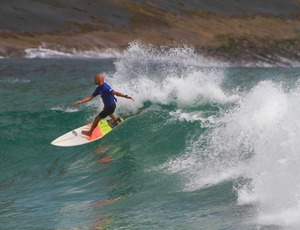 Lendas do surfe dão show no final do CBSurf Itacoatiara Master