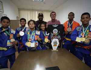 Niterói recebe jovens atletas medalhistas de jiu-jitsu