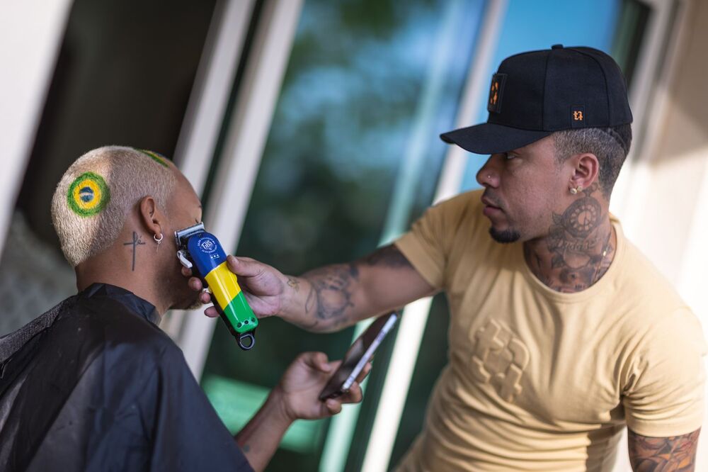 Veja os cabelos que estão fazendo a cabeça dos jogadores da seleção e se tornaram os queridinhos da internet