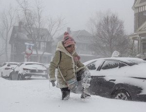 EUA EM ALERTA:   Americanos enfrentam forte tempestade de inverno que assola o país de norte a sul