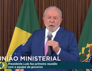 Lula diz que vai ser honesto e leal ao povo brasileiro