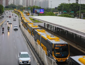 Prefeitura entrega mais 40 novos ônibus do BRT para a população carioca
