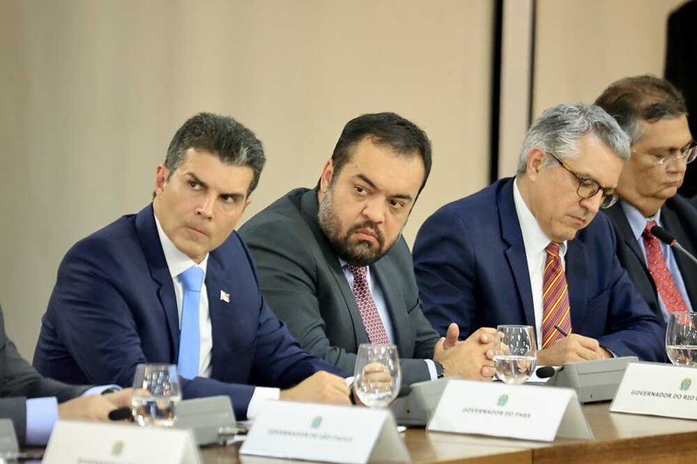 Cláudio Castro e governadores defendem a democracia durante encontro em Brasília