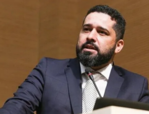 Fabiano Silva, do Prerrogativas, será o novo presidente dos Correios e nomeação vai ser anunciada nos próximos dias