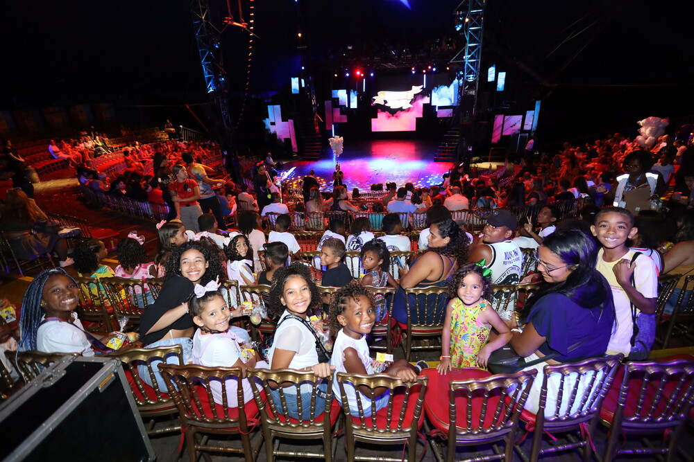 Cultura do Estado leva 130 crianças de comunidades das zonas Norte e Oeste ao Circo