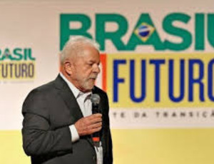 Lula continua com discurso de 'golpista', esquecendo que seu vice e sua ministra Simone Tebet apoiaram  impeachment de Dilma