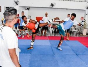 Alunos de projeto social em Itaboraí participam de ‘aulão’ com atletas nacionais e internacionais do Taekwondo
