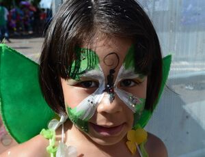 Bloquinhos de rua são brincadeira saudável para crianças no carnaval