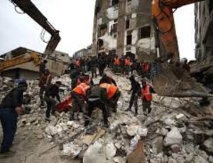 TERREMOTO: Turquia e Síria procuram por vítimas nos escombros. O cenário é devastador.